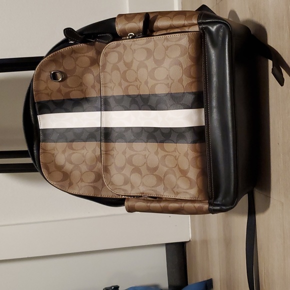 Coach Graham Backpack in Blocked Signature Canvas with Varsity Stripe - Picture 3 of 4
